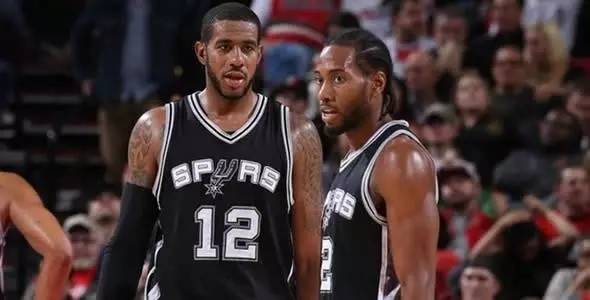 [NBA]詹姆斯单挑祖巴茨 三分出手一箭穿心.